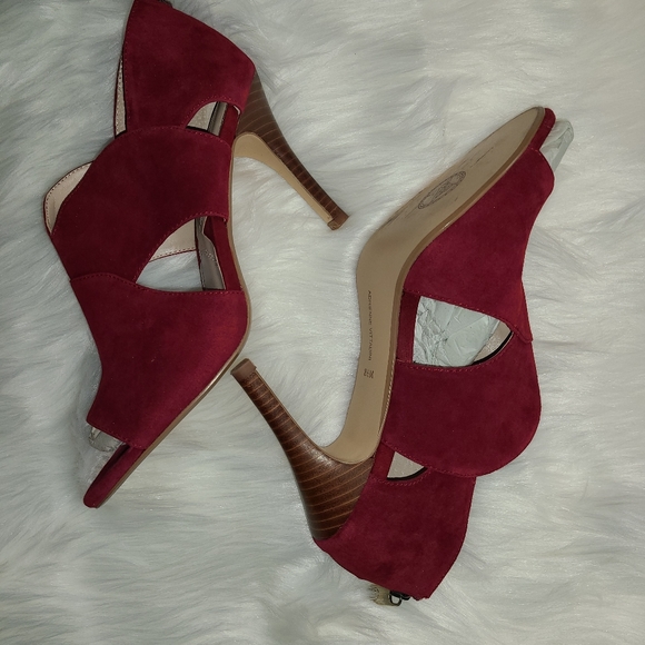 Woman Heels - Picture 6 of 8